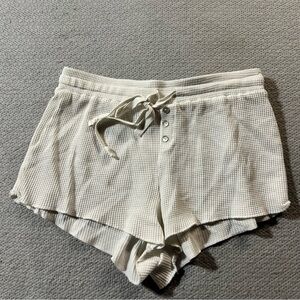 Isalis Women’s White Thermal Waffle Knit Pull On Lounge Shorts pajamas small EUC